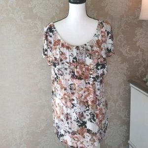 FREE KISSES RUFFLE TOP